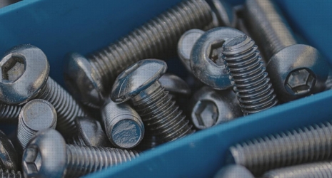 ¿Qué herramientas son necesarias para realizar trabajos de bricolaje en el hogar?