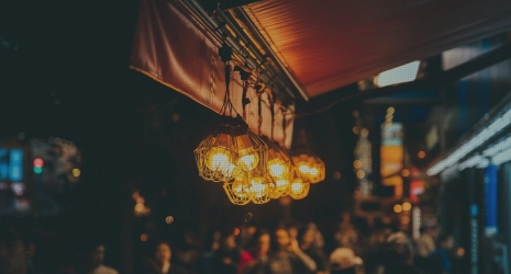 43. ¿Cómo afecta la iluminación al rendimiento académico de los estudiantes?