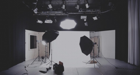 38. ¿Cómo lograr una iluminación adecuada en un estudio de fotografía?